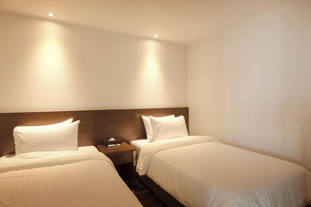 Uni Hotel Jeju Exterior photo