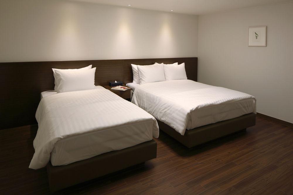 Uni Hotel Jeju Exterior photo